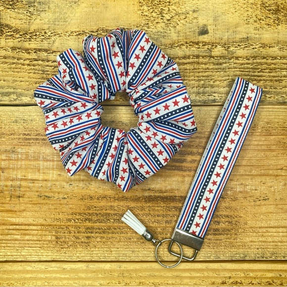 Patriotic Wristlet Keychain and Scrunchie Set - Stars and Stripes - 4th of july - Picture 1 of 3